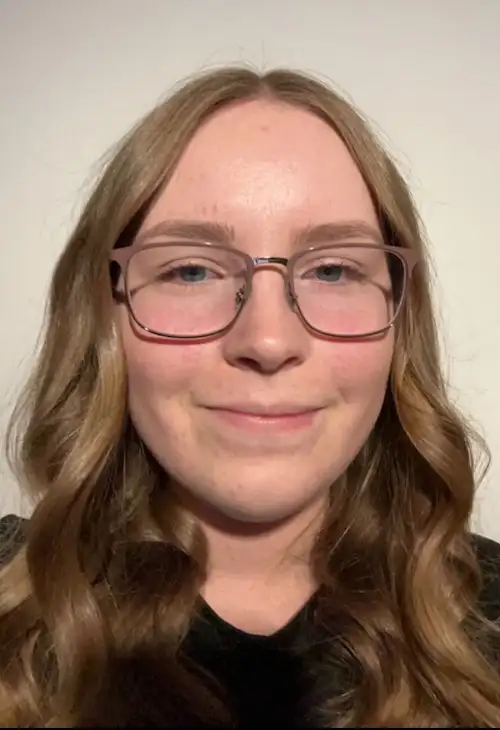 Emma Hurd Massage Therapist Head shot